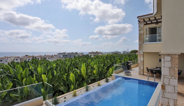 MyCyprusStay - Jo’s Sunny Sea View Villa in Kissonerga
