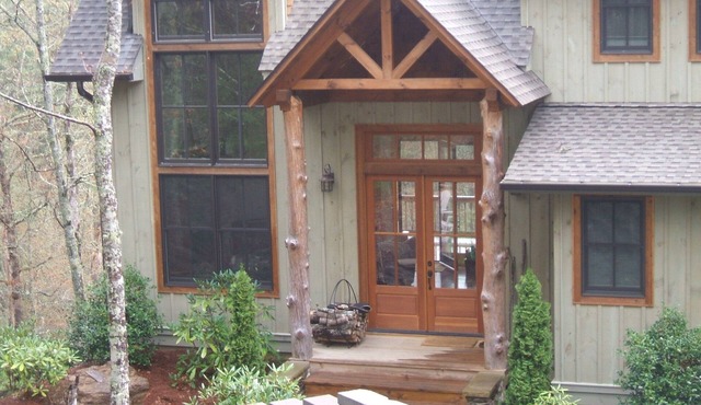 New Mountain Lodge with Stream and Lake Glenville View in Cullowhee
