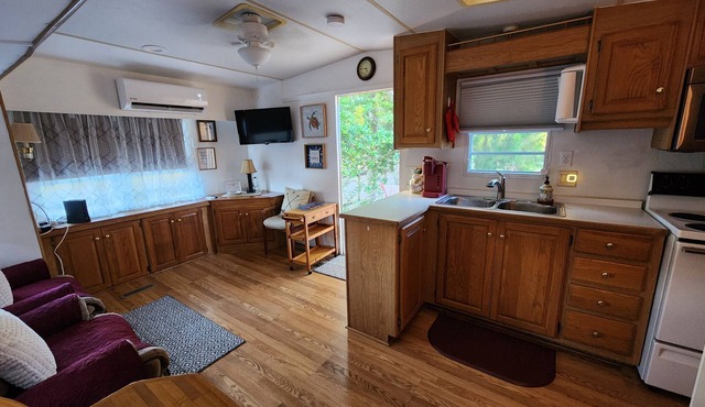 Newly Renovated 1 QUEEN BEDROOM/1 BATH PRIVATE ADULT GET-A-WAY in Homosassa