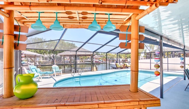 Newly renovated single family home with direct water access to Tampa Bay in Apollo Beach