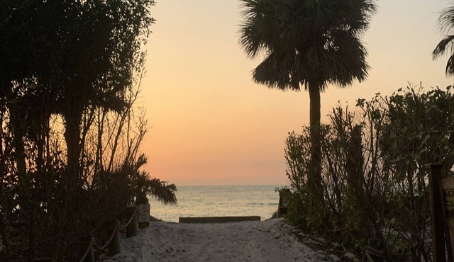 North Captiva Steps to Gulf Beaches Last Minute Offers Beach + Golf Cart + Club in Captiva