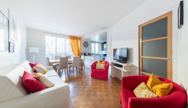 Paris City -Nation, Bastille- 3 room flat for 4-6 persons, perfect for families! in Paris