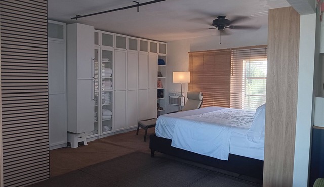 Perfect studio with AC in nice Spring Hill location in Spring Hill