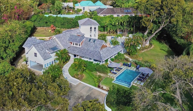 Polo View 5BR in Durants