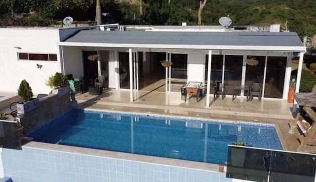 Private Farm - Hot Pool, Jacuzzi & Games in Sopetrán
