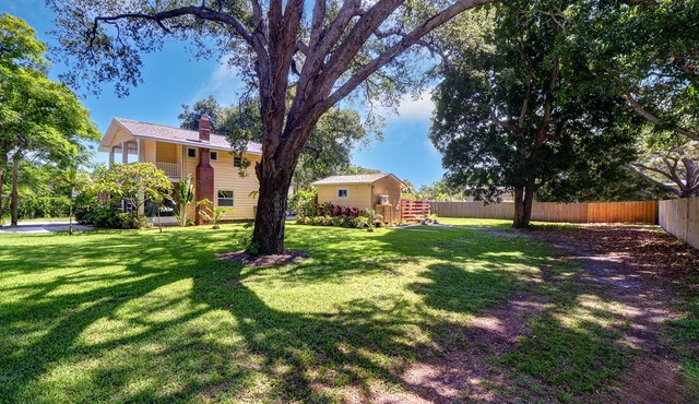Private Surf Shack Less Than 5 Minutes to Indian Rocks Beach Bikes Included! in Largo