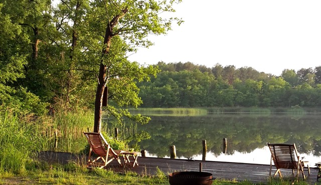 Right on the lake - plenty of space for family & friends, modern, terrace, boat rental in Wesenberg OT Strasen