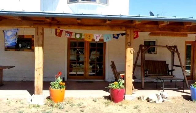 Romantic Vacation Rental with Hot Tub near New Mexico's Pinos Altos Mountains in Silver City