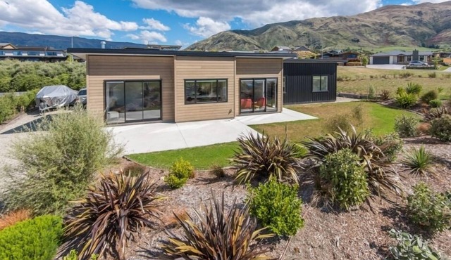 Simply Stunning - Wanaka (FREE WI-FI) in Wanaka