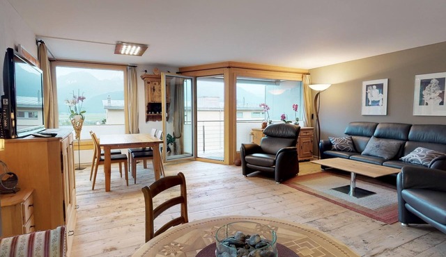Situated just above the village centre of Samedan you will find the popular apar in Samedan