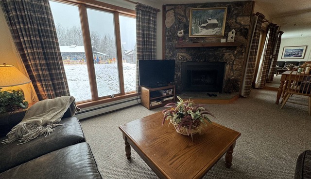 Ski In - Ski Out Condo in OberTal 'F' Building! in Stratton Mountain