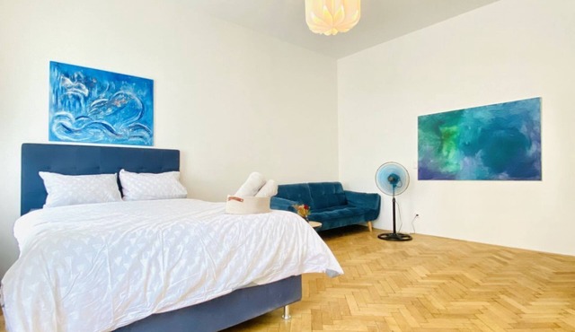 Spacious 2BR Apt, Up to 6P, 4-Min to Stadthalle in Vienna