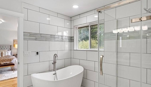 Spacious 4-bedroom house in charming Everett with AC in Everett