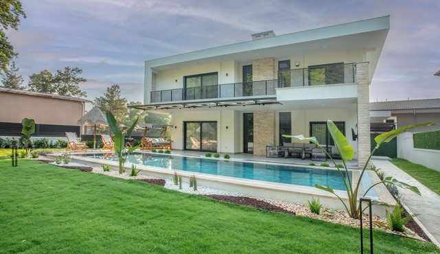 Spacious 4BR Villa Perfect for Families & Friends in Muğla