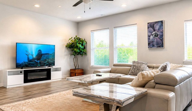 Spacious Draper Retreat 3BR, Sleeps 8 - Near Snowbird in Draper