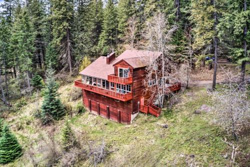 Spacious Sun-Up Bay Cabin, 20 Min to Downtown CDA! in Worley