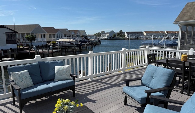 Spacious waterfront home, Walk to beach, restaurants and more. in Ocean City