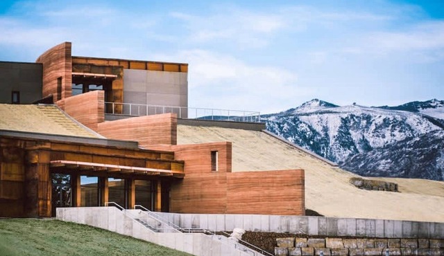 Spectacular Cabin with Incredible Panoramic Views in Sheridan, Wyoming in Sheridan