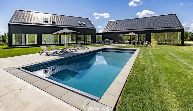 Stunning New 5 Bed 5 Bath Country Home! in Mulmur