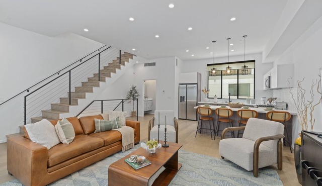 Stylish vacation home in heart of Hollywood in Los Angeles
