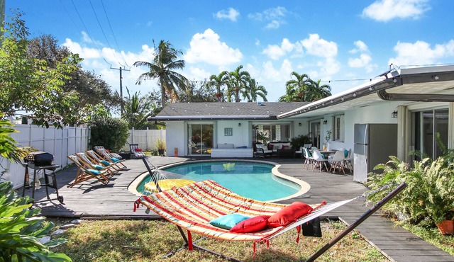 Sunny Suburban Escape with Private Pool & BBQ in Lauderhill