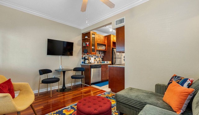 `The Gallery` - Artful Stay in Downtown St Pete in St. Petersburg