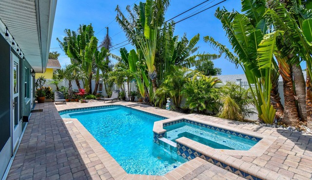 Tropical 4 Bed Pool Home Min to Beaches! Available Now in Largo