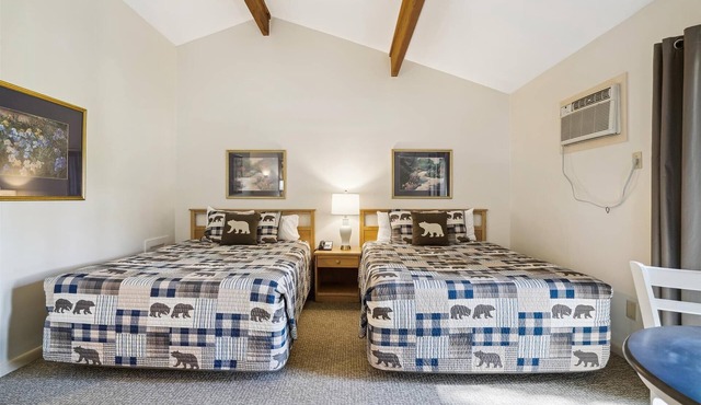 Two Queen Bed Standard Hotel Room w/outdoor heated pool 204 in Killington