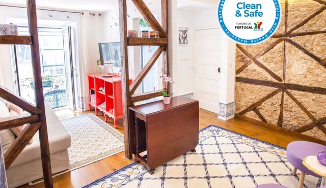 Typical Bairro Alto Apartment Lisbon in Encarnação