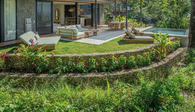 Villa Koa: Luxe Hillside Escape with Ocean Views in Santa Teresa de Cobano