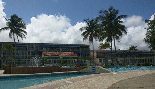Walk to Beach, Golf, Pool in Beautiful Dorado Beach in Dorado