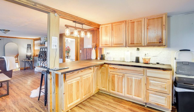Waterfront Cabin: Tranquil Setting in Mozier! in Mozier