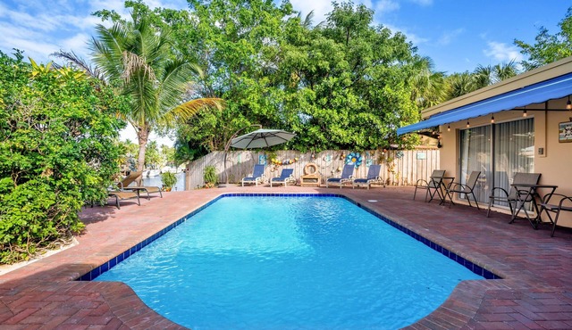 Waterfront Heated Pool + SUPs - 5BR Fun Stay! in Pompano Beach