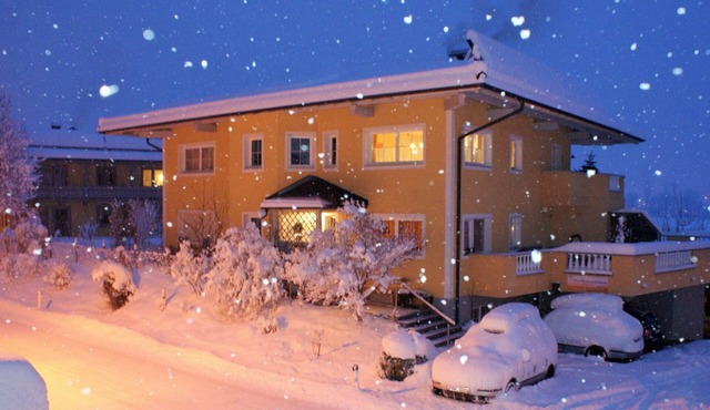 Winter dream vacation apartment in the Zillertal in direct proximity to the Horbergbahn ski lift in Schwendau