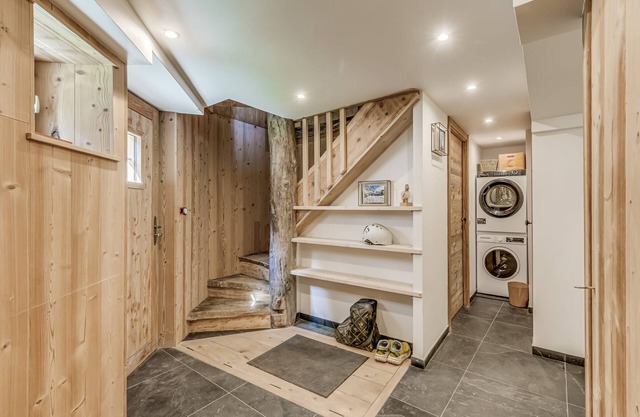 Rustic chalet for 12, 5 rooms, Wifi in Tignes in Tignes-Les Brévières