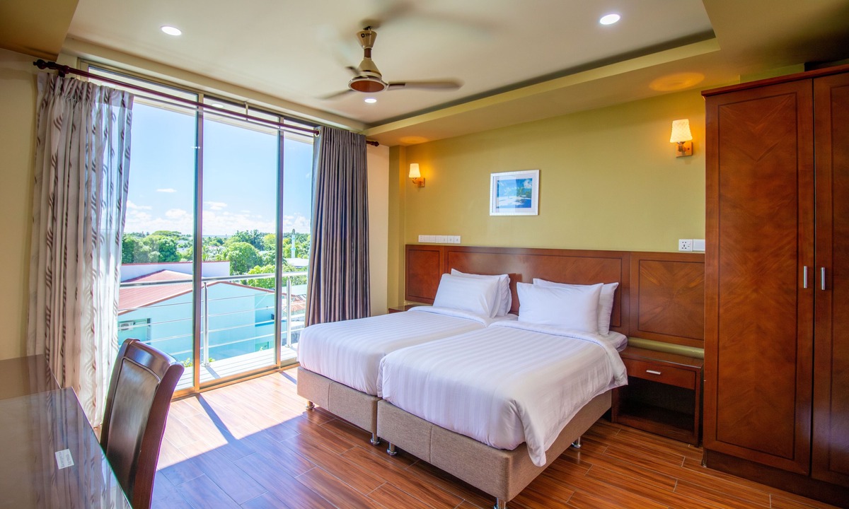 Kudahuvadhoo Hotel | Blue Wave Guest House