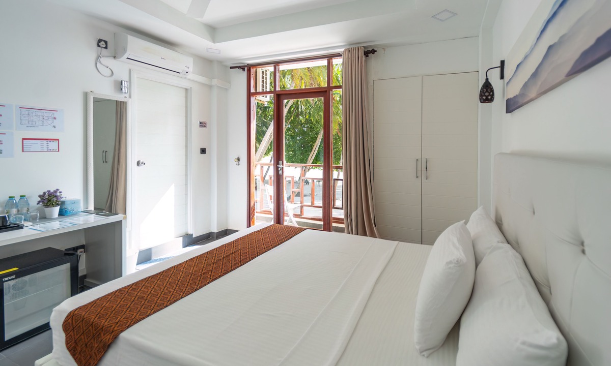 Huraa Hotel | Silver Oasis Maldives