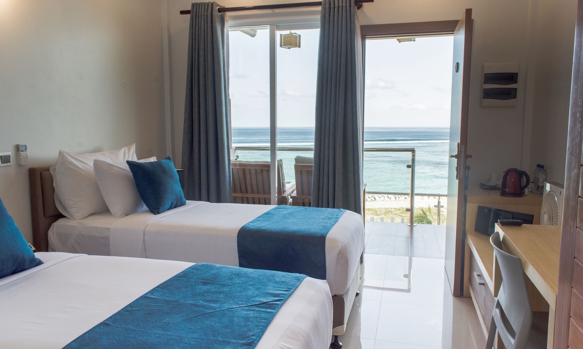 Thulusdhoo Island House | Reef Edge Thulusdhoo