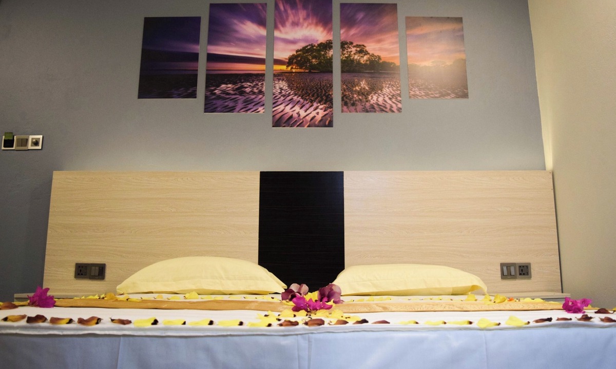Dhiffushi Hotel | Dhiffushi Tourist Hotel