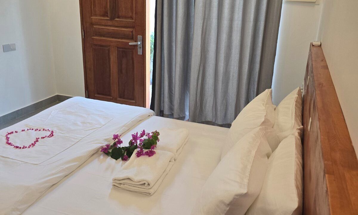 Thulusdhoo Island House | Sun & Surf