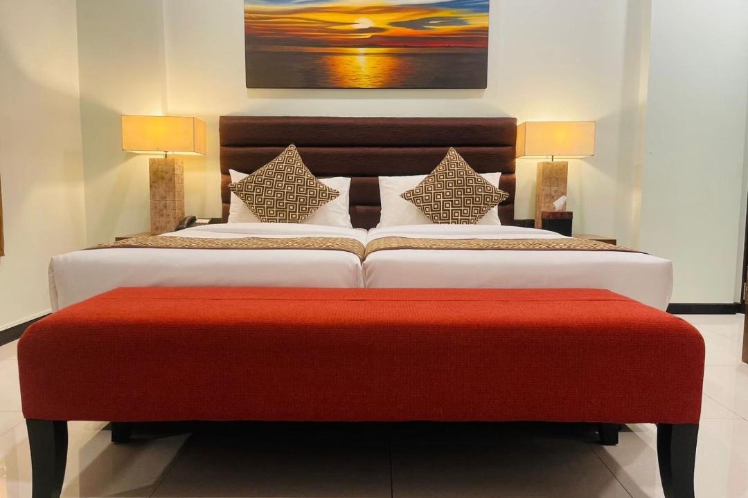 Male Hotel | The Somerset Hotel