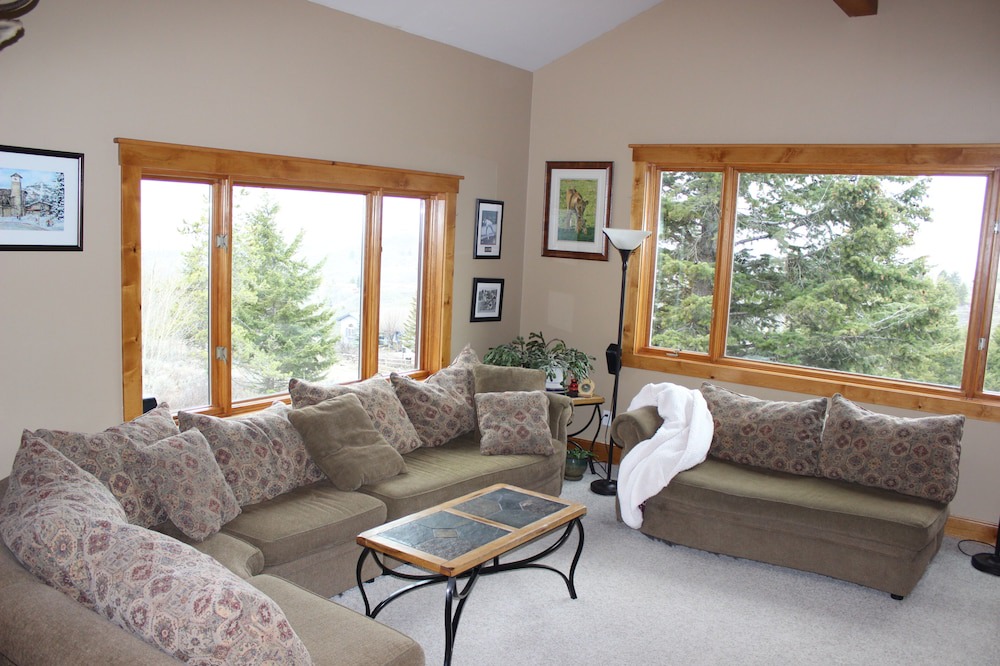 Photo of Bedroom in Game Creek