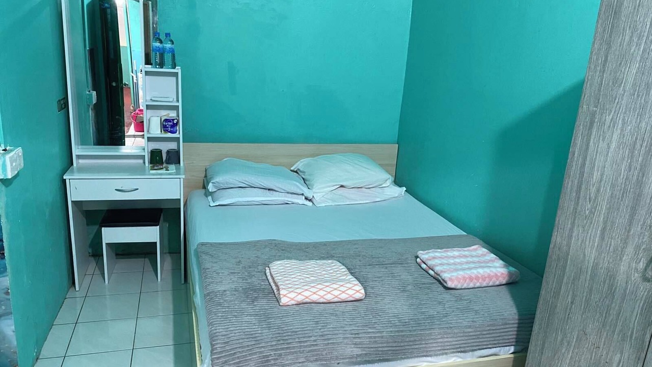 Photo of Bedroom in Male