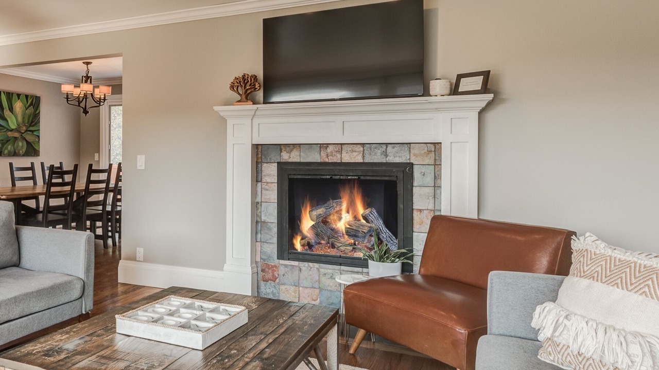 Photo of Livingroom in The Bowl of Edmonds