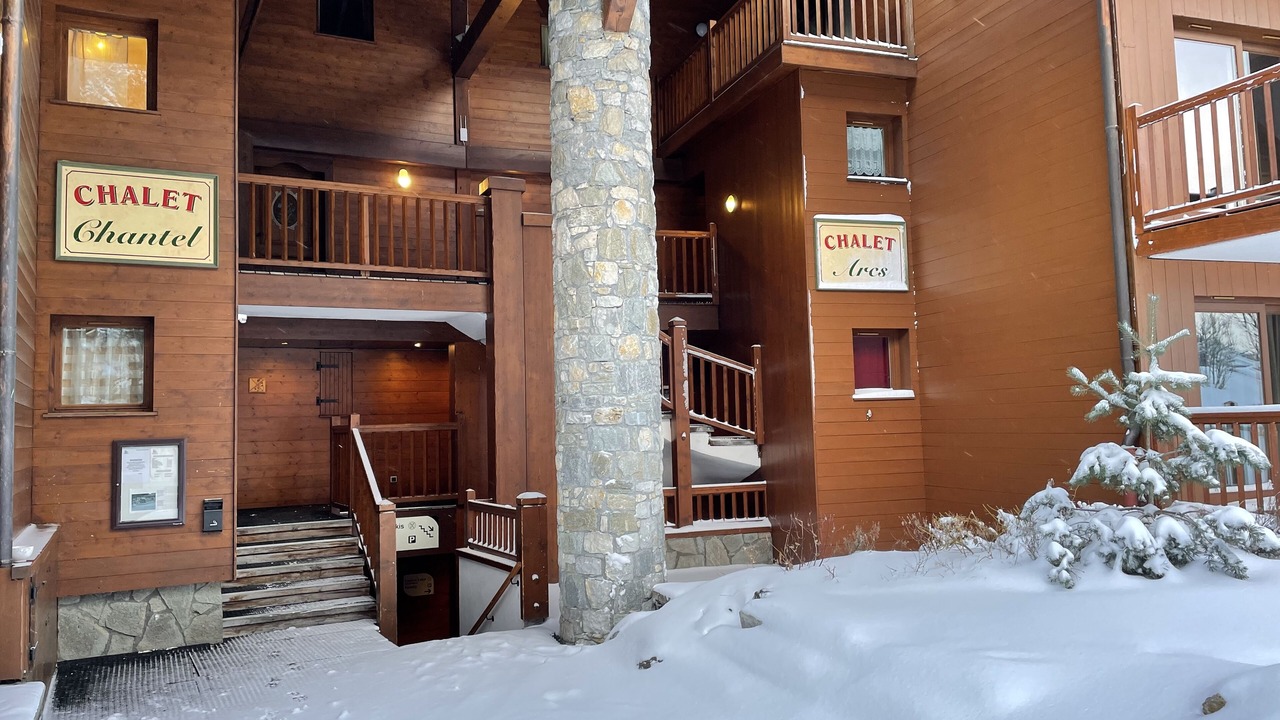 Photo of Outdoor in Arc-1800