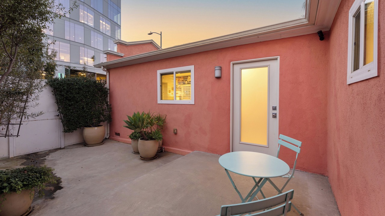 Photo of Outdoor in Hollywood