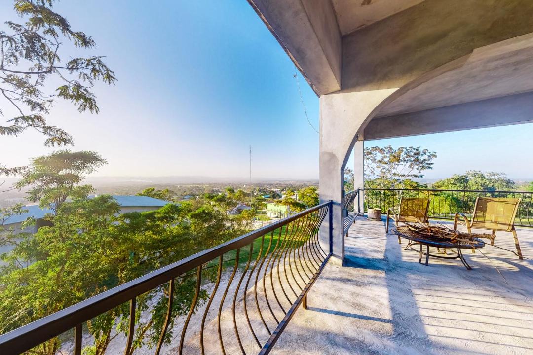 Photo of Patio Balcony in Santa Elena