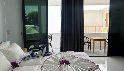 Room, Air conditioning, Courtyard Area