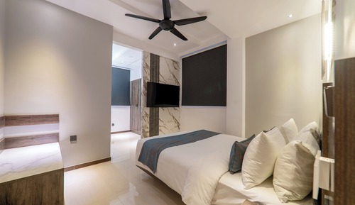 Executive Family Suite - Free Return Airport Transfer