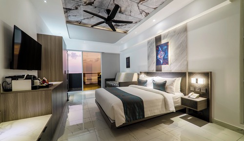 Junior Suite with Balcony & Sea View - Free Return Airport Transfer